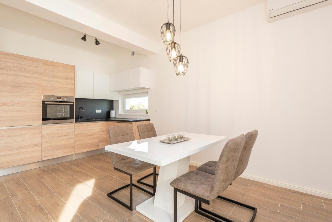 Villa Eni Apartments 2 Mandre Εξωτερικό φωτογραφία