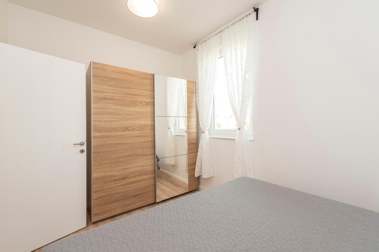Villa Eni Apartments 2 Mandre Εξωτερικό φωτογραφία